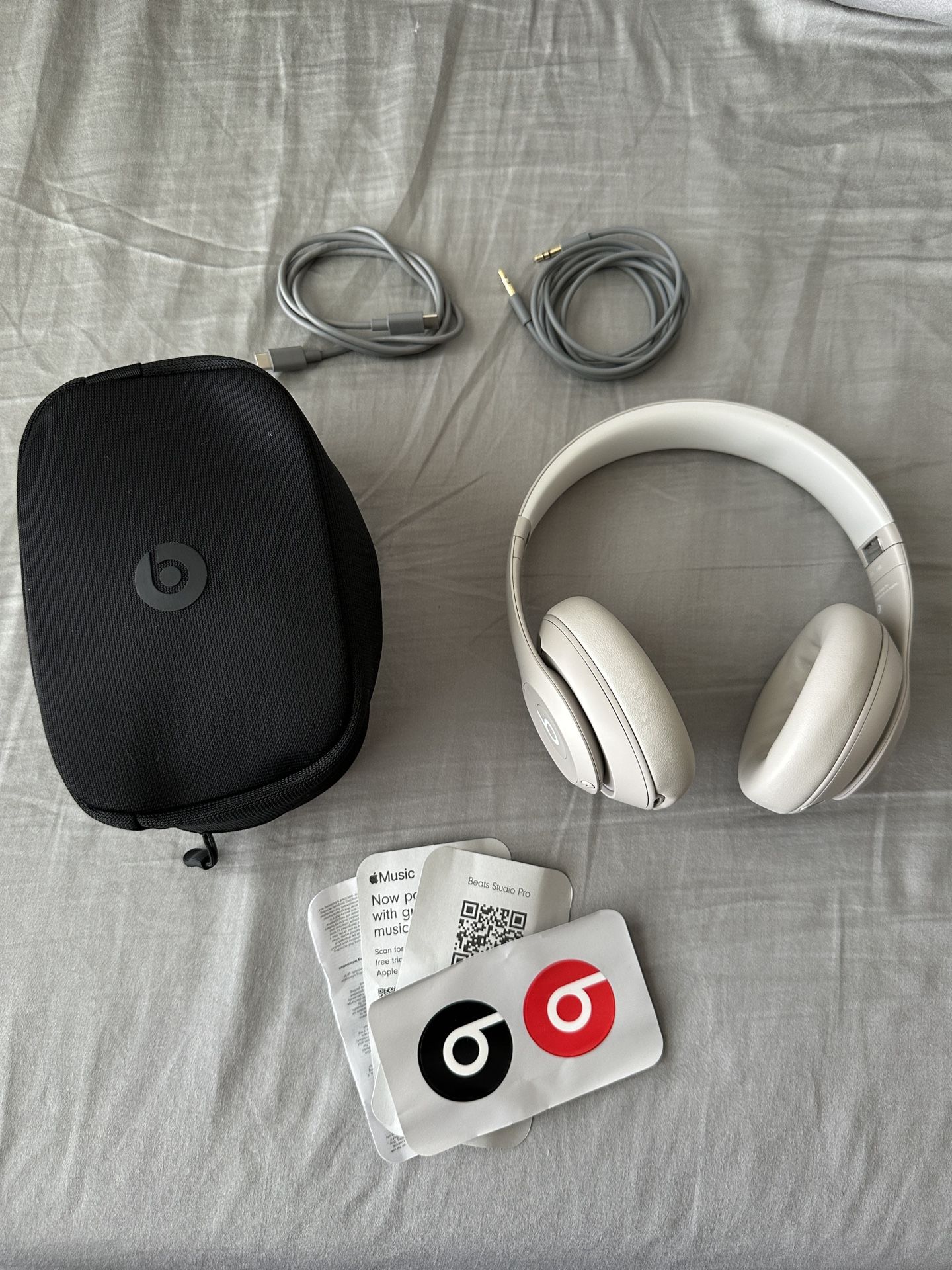 Beats Studio Pro Sandstone