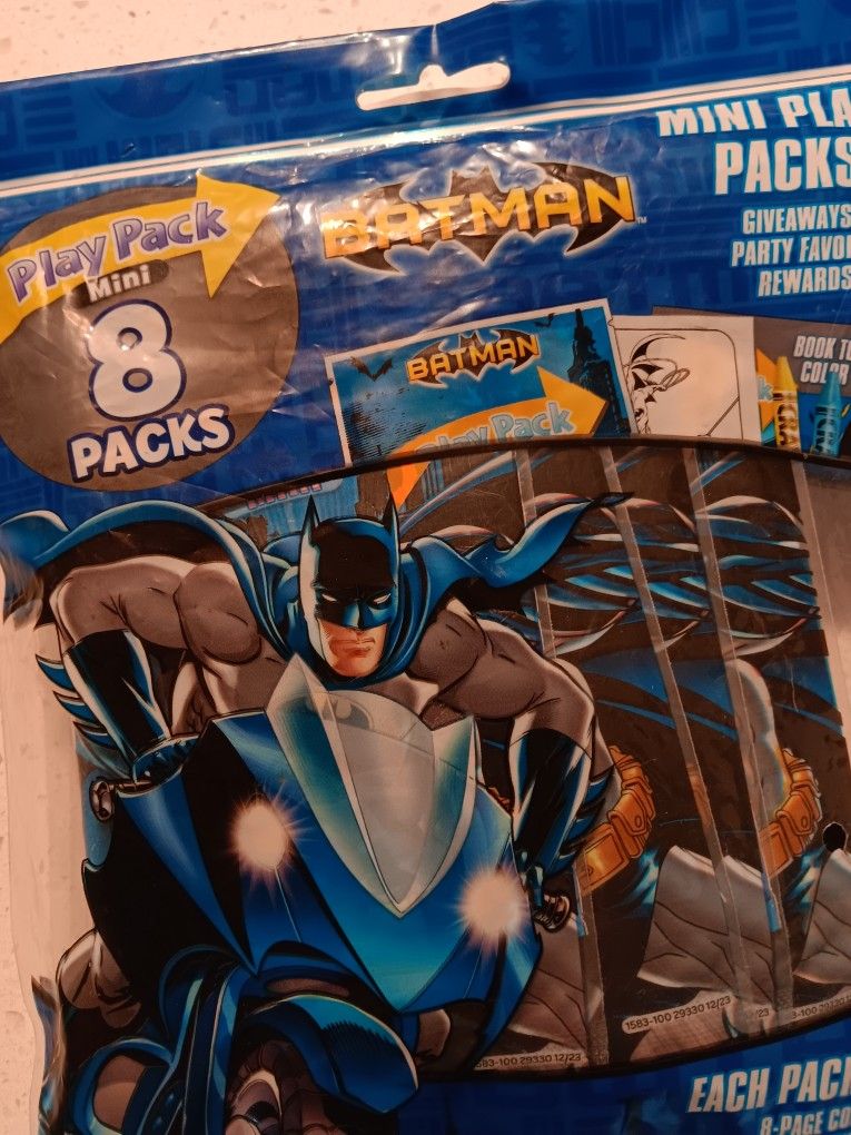 Cool! Batman Party Packs. You Get 8, BRAND NEW. Asking $5. Great Deal 👍. Please Check Out All My Stuff