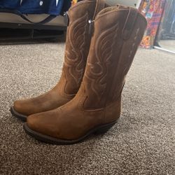 Shyanne Boots 7.5 Womens