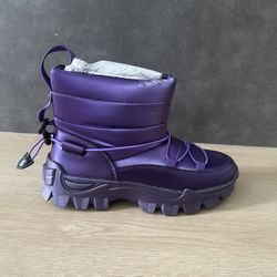 Brand New Snow Boots Size 2 In Kids