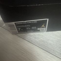 jordan max aura 5 GS black cement