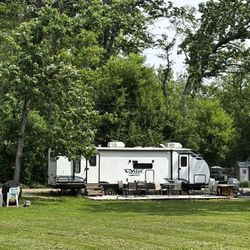 RV Travel Trailer Forest River VIBE 32MS