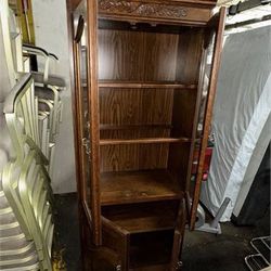 Thomasville China Cabinet   *DOES NOT COME WITH SHELVES