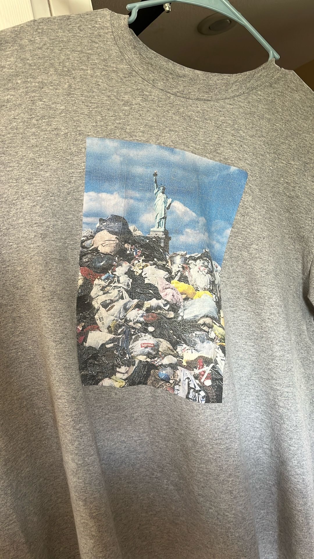 Supreme New York Tee Size Large