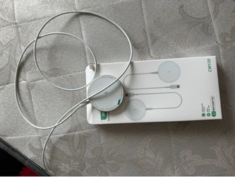 Apple wireless charger cable new firm on price