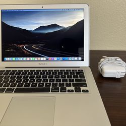 MacBook Air (13-inch, 2017)  