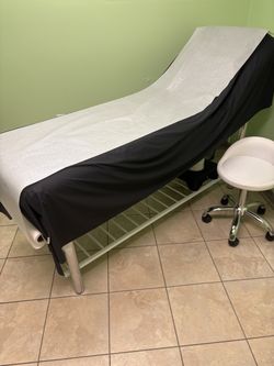 SPA / FACIAL / MASSAGE BEDS FOR SALE I have 3 available!