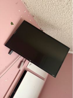 32” TCL Roku TV