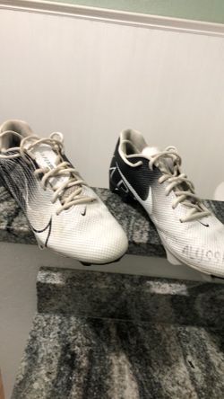 Mike Vapor cleats