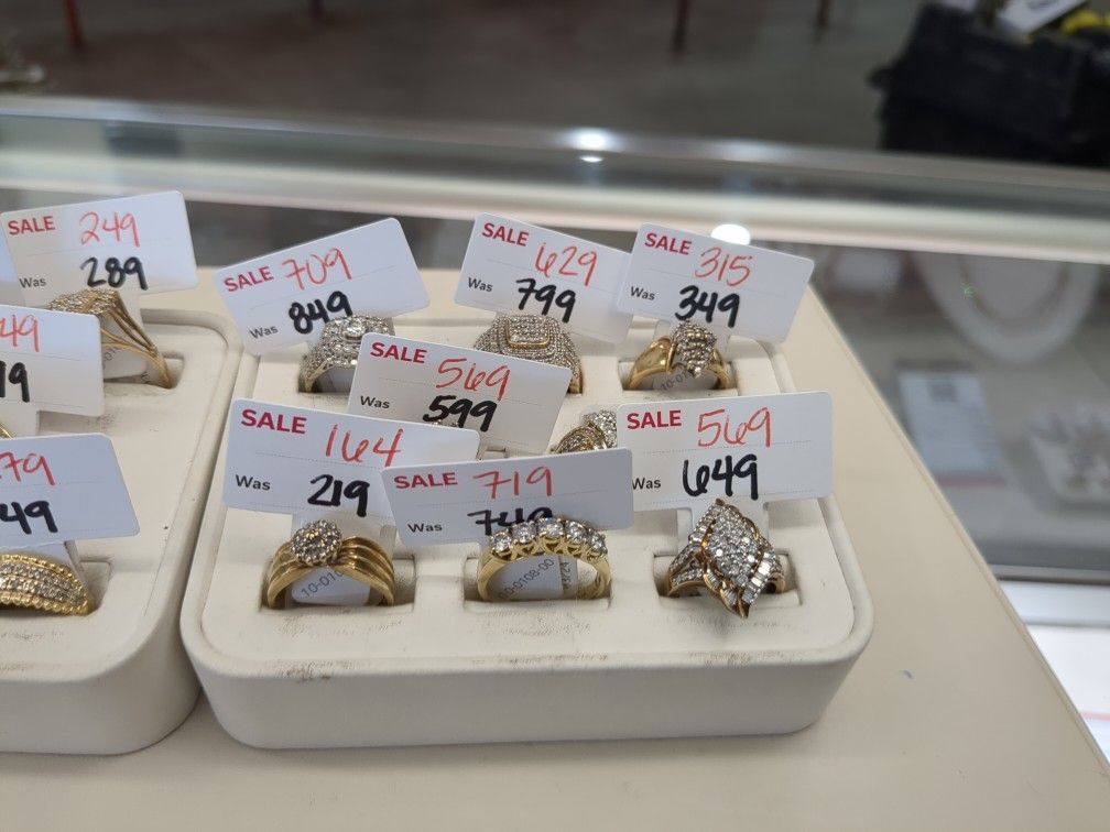 14k 10k Gold Rings Diamond Around It Different Size Different Price And Grams If You Are Interested Please Ask For Maribel Thank You