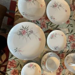 China Dishes With Serving Pieces