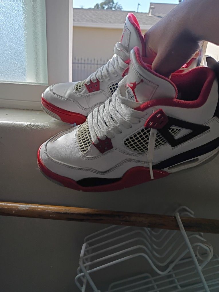 Air Jordan 4 Retro Fire Red