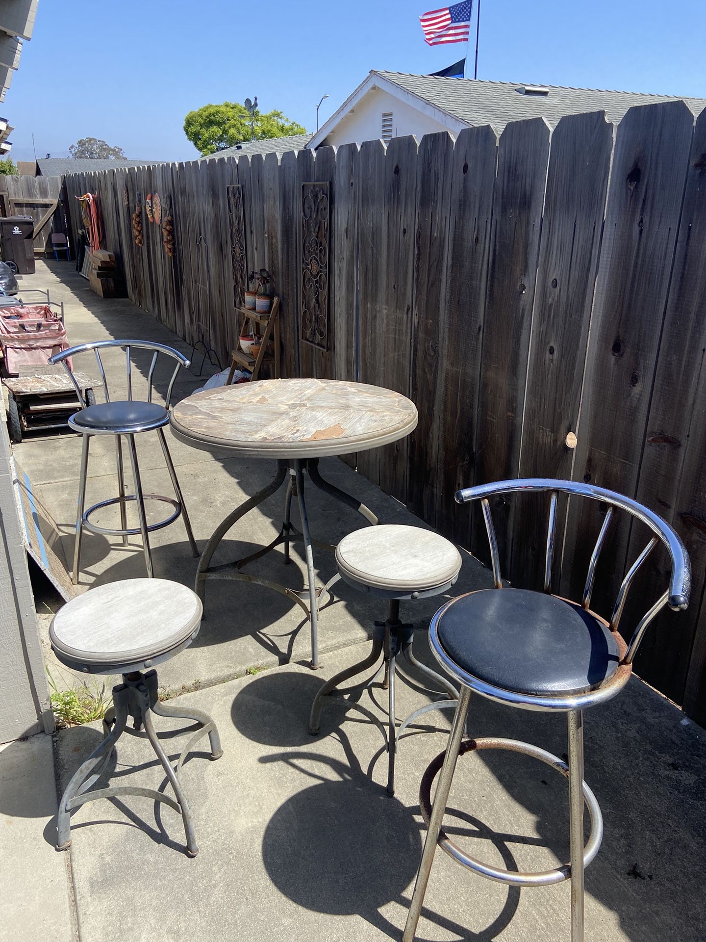 Adjustable Outdoor Table Set !