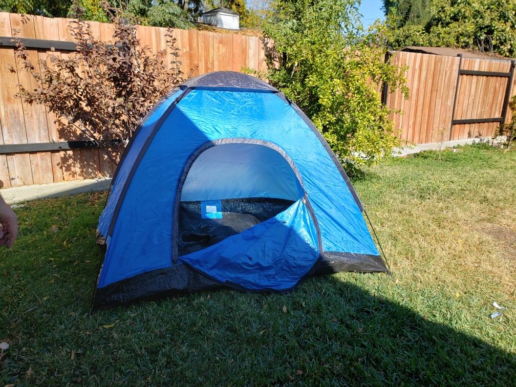 2 dome tents