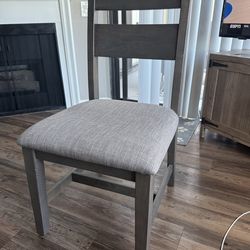 Set of 3 dining room table chairs