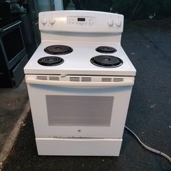 GE White Range (Stove /Oven) - Can Deliver