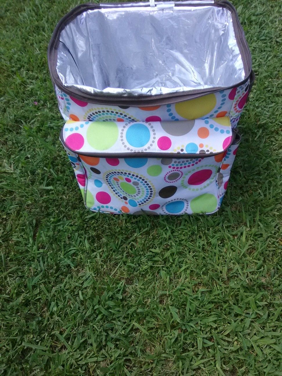 Thirty One insulated rolling cooler
