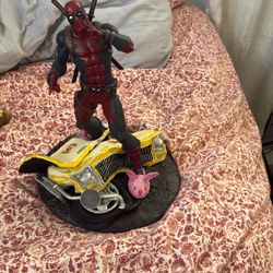 Deadpool Statue 
