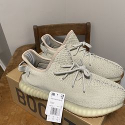 Yeezy 350, Yeezy 700, Nike Dunks, Off White - Collection For Sale Size 10!!!