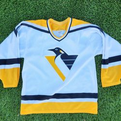 Vintage 90s Penguins Hockey Jersey 