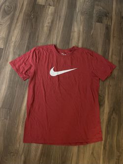 Nike Women’s Red Athletic T-Shirt Size Medium -