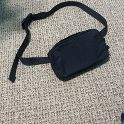 lullulemon mens cross body bag