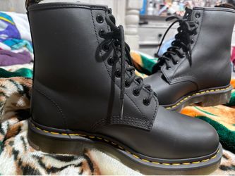 Dr. martens 1460 SLIP RESISTANT
