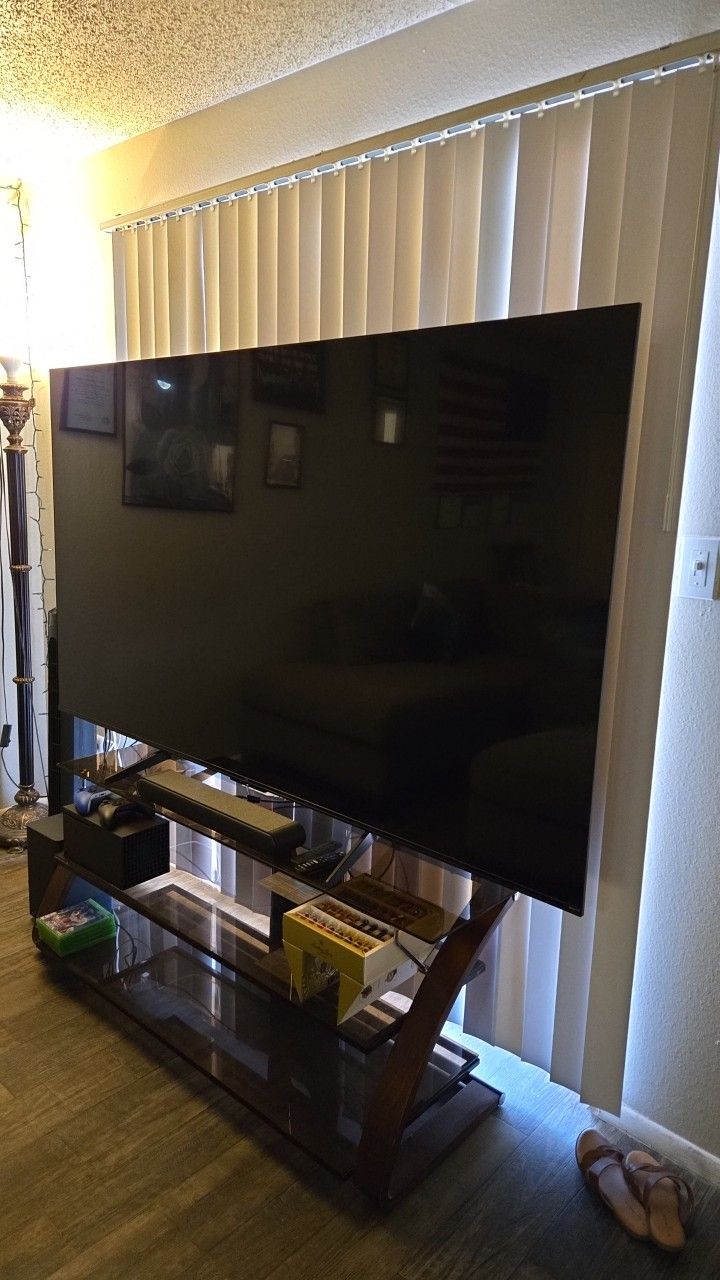 TCL Roku TV 85"