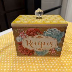 Pioneer Woman Sweet Rose Wood Recipe Box - Glass Knob