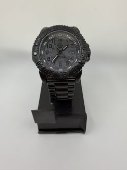 Luminox All-Black Tactical Watch – Date Display – Swiss Made – Men’s Watch