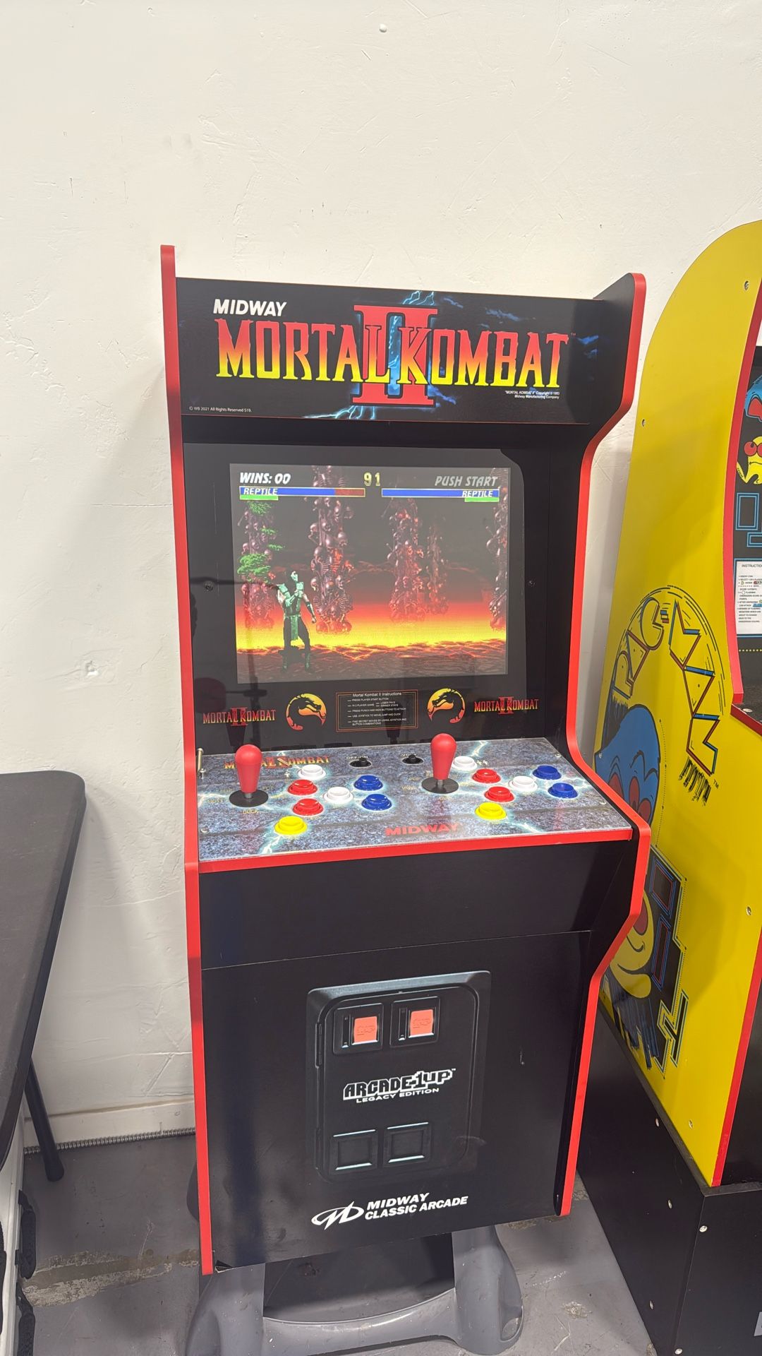 Mortal Combat Arcade Machine
