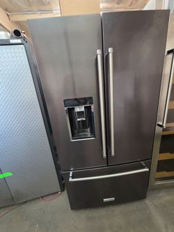 KITCHENAID COUNTER DEPTH BLACK STAINLESS REFRIGERATOR
