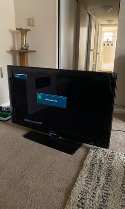 40” beat up Samsung flatscreen