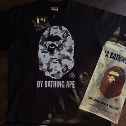 Black Bape Size XL $40 Neogotiable Price ‼️‼️