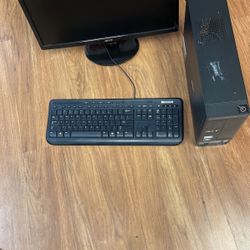 Complete Acer Aspire Computer With Monitor, Keyboard And Mouse