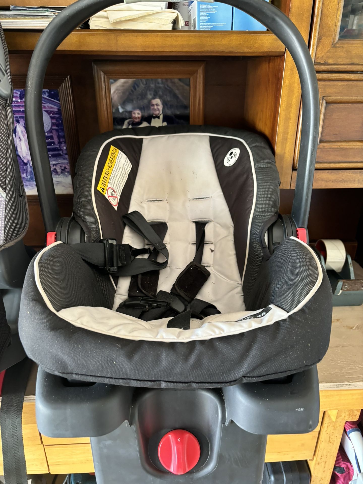 Graco Click Connect Snug Ride Base & Seat