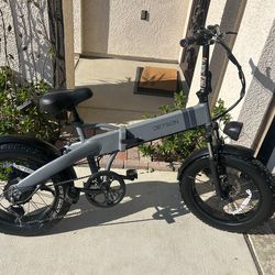 Jetson Warren electric bike with charger
