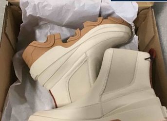 Size 5 SOREL BOOTIES