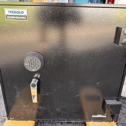 Diebold CashGard Safe