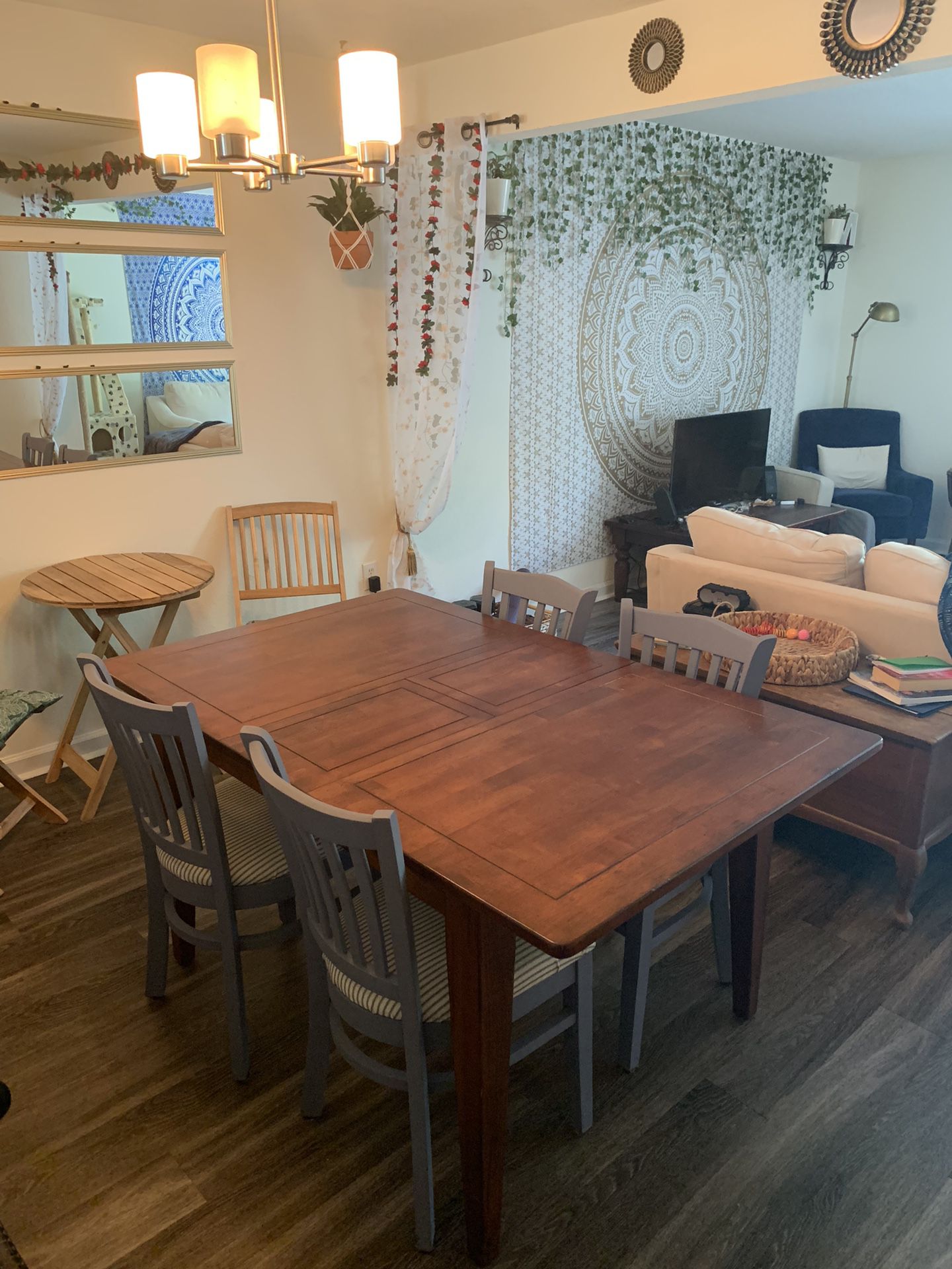 Solid Dining Table & 4 Chairs 