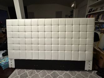 Free king size bedframe in great condition