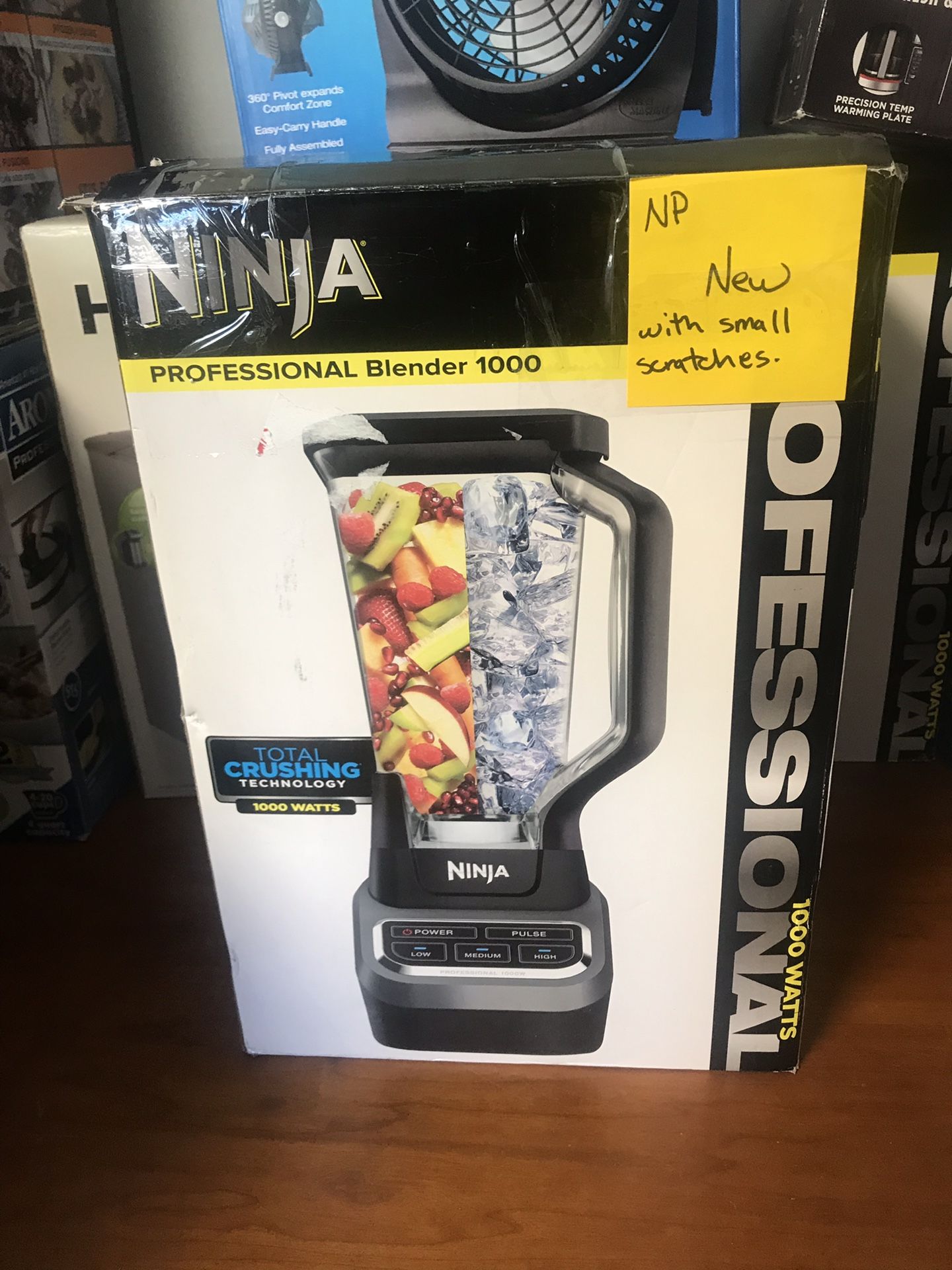 New with scratches Ninja 1000 watt blender