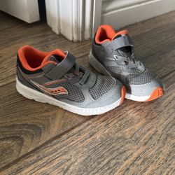 Saucony Shoes Size 10