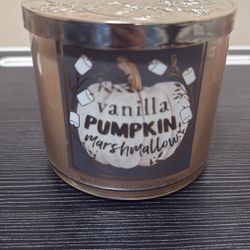 Bath & Body Works 3 Wick Candle - Vanilla Pumpkin Marshmallow