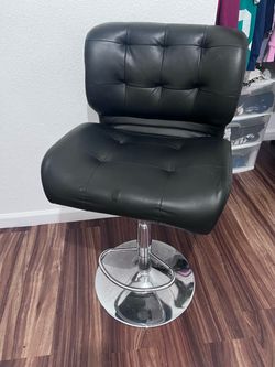 Adjustable Swivel Bar Stool