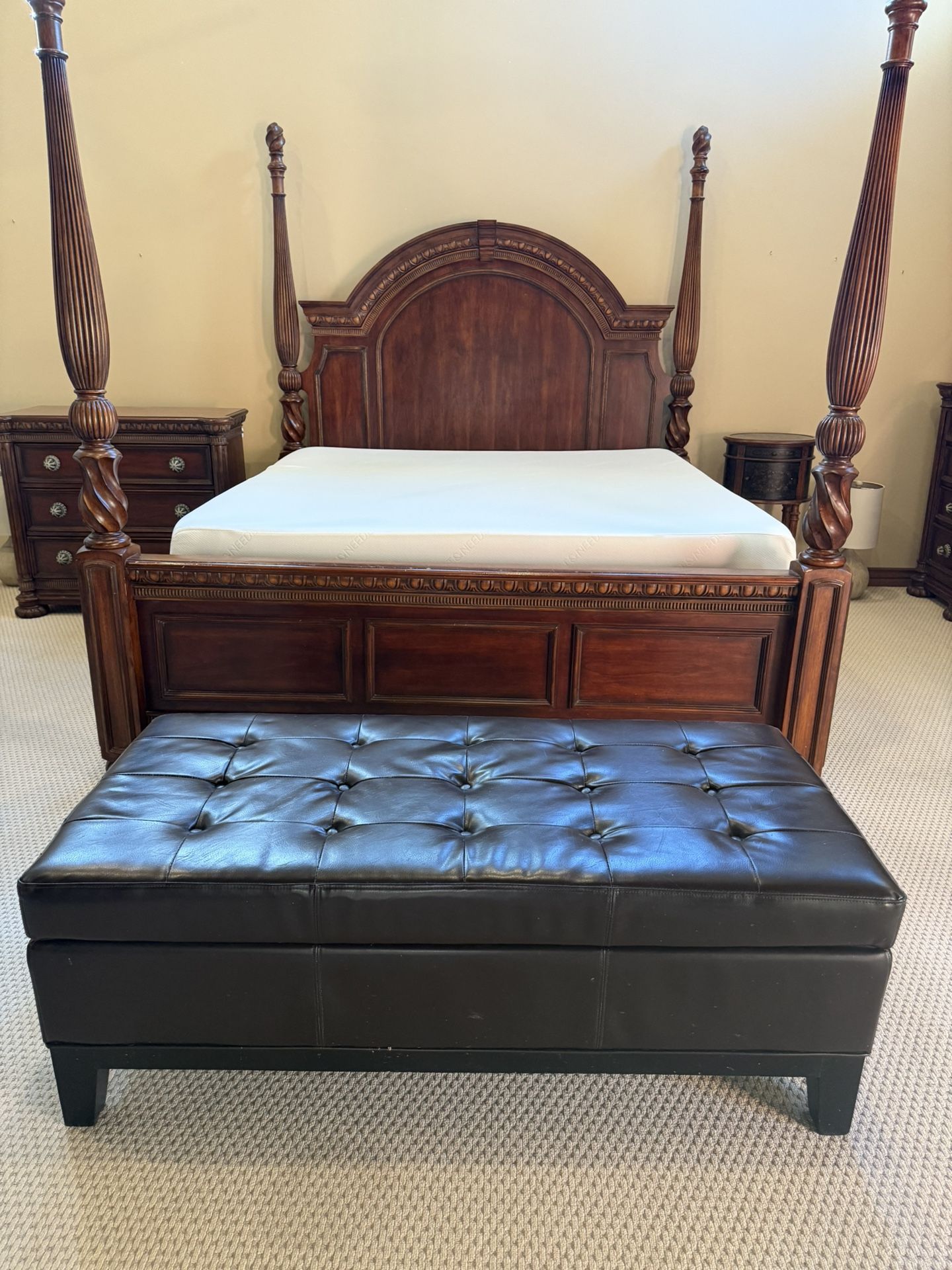 KING Pulaski Solid Wood Bedroom Set