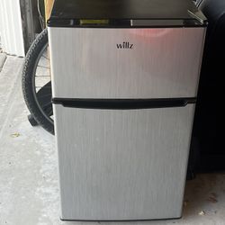 Mini Fridge 3.1 Cu Ft