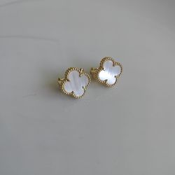 VCA White Mother Of Pearl Stud Earrings 