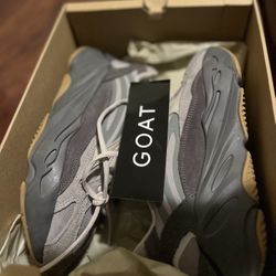 Yeezy Boost 700 Tephra