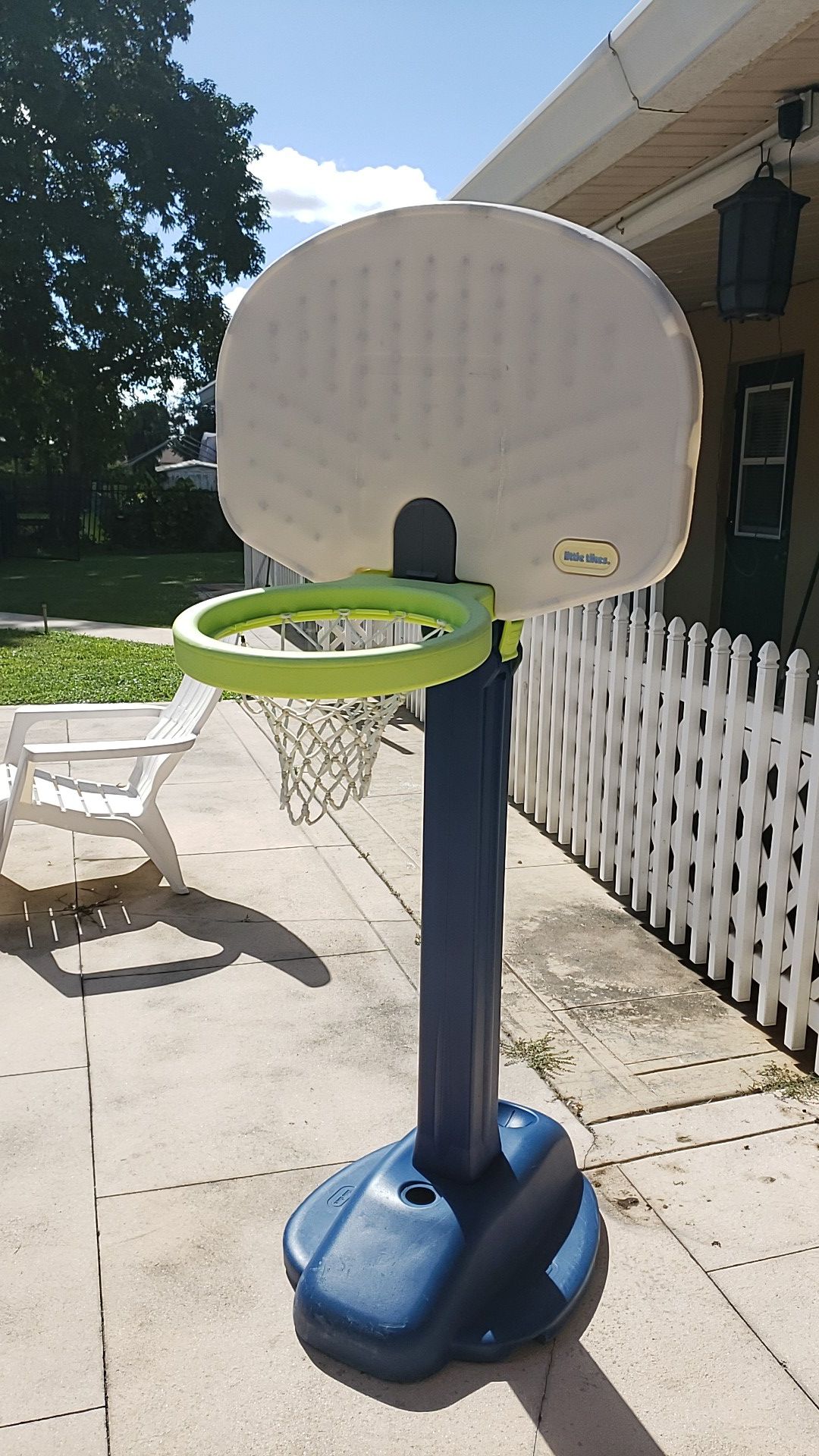 Little Tykes basketball hoop